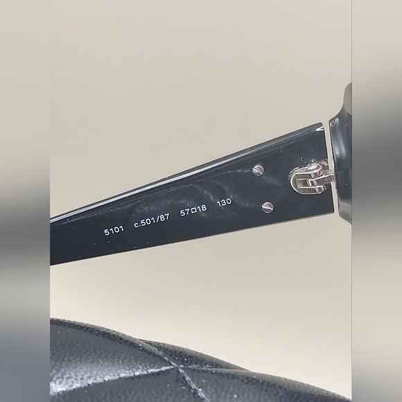 Chanel Sunglasses Logo Pearlized CC - Picture 7 of 8